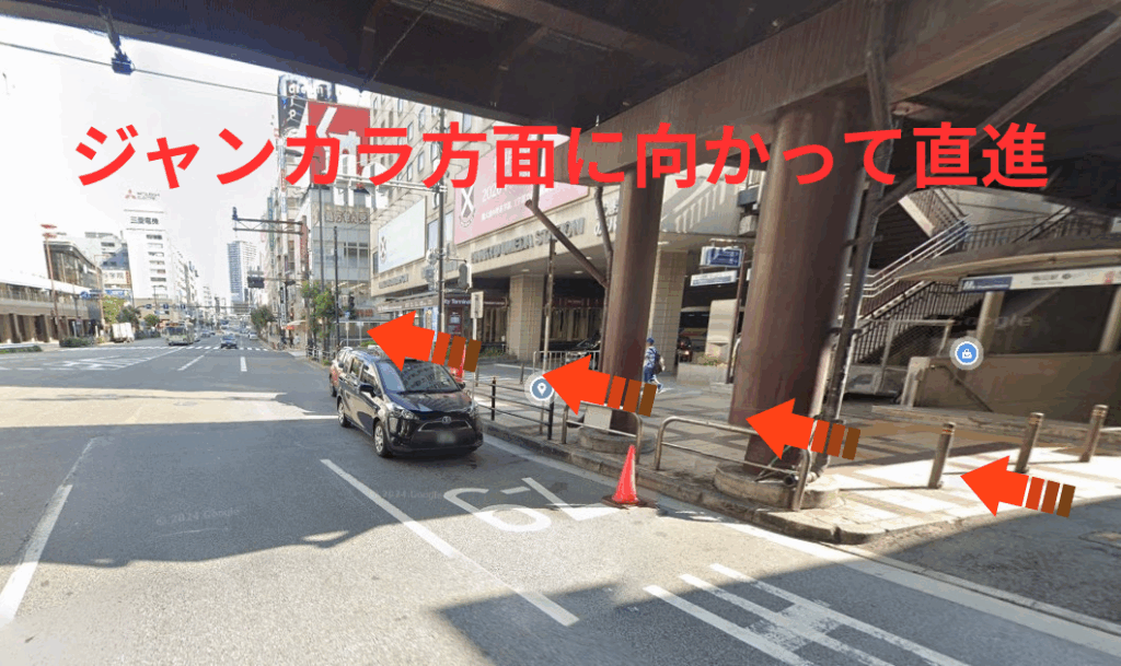 ジャンカラ方面に向かって直進